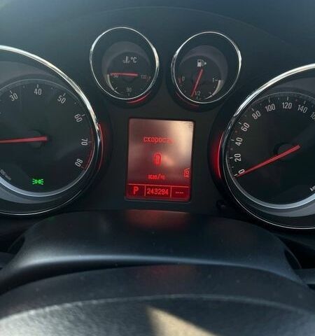 Білий Опель Інсігнія, об'ємом двигуна 1.96 л та пробігом 260 тис. км за 7800 $, фото 9 на Automoto.ua