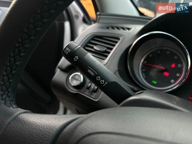 Белый Опель Инсигния, объемом двигателя 1.8 л и пробегом 126 тыс. км за 8199 $, фото 30 на Automoto.ua