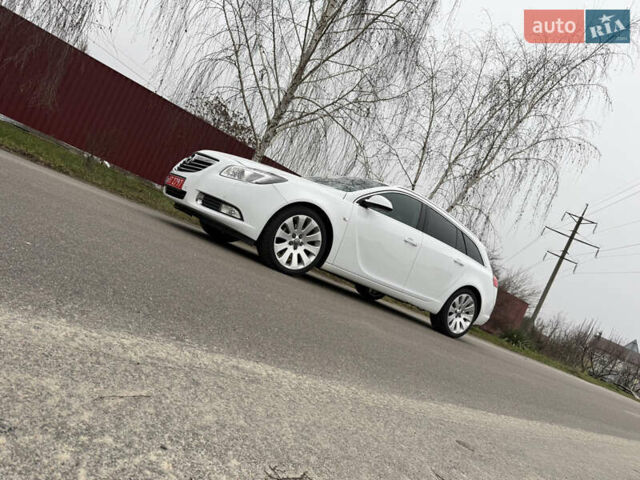 Белый Опель Инсигния, объемом двигателя 1.6 л и пробегом 210 тыс. км за 8000 $, фото 16 на Automoto.ua