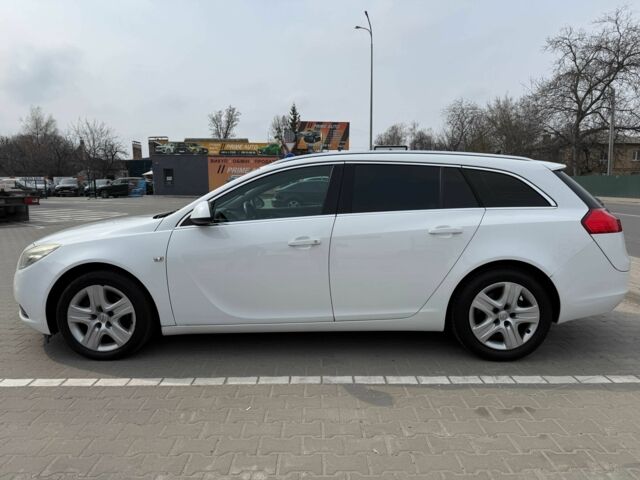 Белый Опель Инсигния, объемом двигателя 2 л и пробегом 318 тыс. км за 6999 $, фото 8 на Automoto.ua