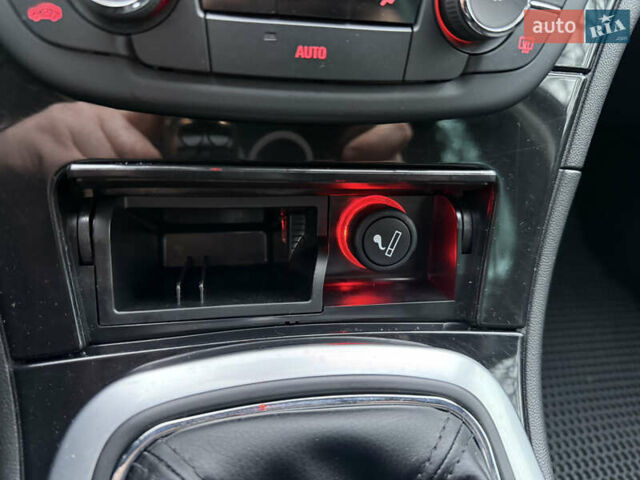 Белый Опель Инсигния, объемом двигателя 1.6 л и пробегом 210 тыс. км за 8300 $, фото 26 на Automoto.ua