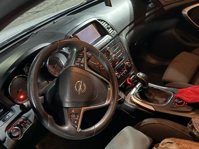 Белый Опель Инсигния, объемом двигателя 2 л и пробегом 251 тыс. км за 7800 $, фото 19 на Automoto.ua