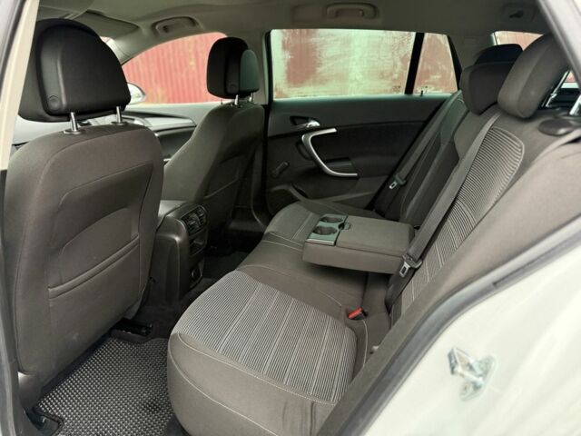 Білий Опель Інсігнія, об'ємом двигуна 1.6 л та пробігом 210 тис. км за 8000 $, фото 17 на Automoto.ua