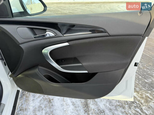 Белый Опель Инсигния, объемом двигателя 1.6 л и пробегом 210 тыс. км за 8000 $, фото 36 на Automoto.ua