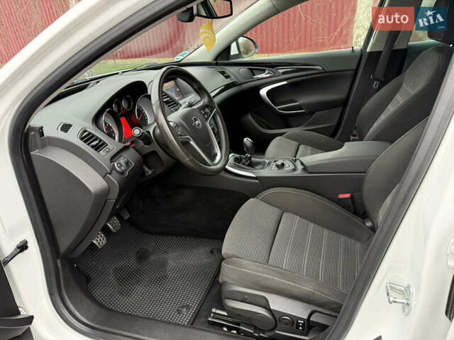 Белый Опель Инсигния, объемом двигателя 1.6 л и пробегом 210 тыс. км за 8000 $, фото 21 на Automoto.ua