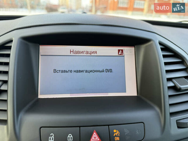 Белый Опель Инсигния, объемом двигателя 1.6 л и пробегом 210 тыс. км за 8000 $, фото 24 на Automoto.ua