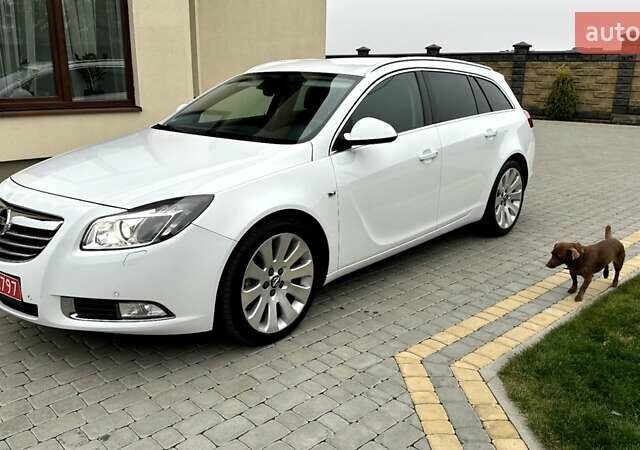 Белый Опель Инсигния, объемом двигателя 1.6 л и пробегом 200 тыс. км за 7770 $, фото 6 на Automoto.ua