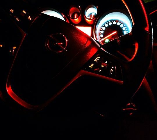 Белый Опель Инсигния, объемом двигателя 2 л и пробегом 23400 тыс. км за 6800 $, фото 8 на Automoto.ua