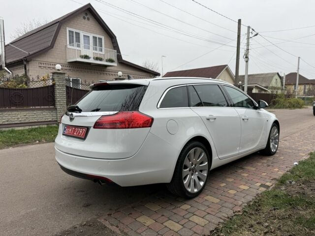 Белый Опель Инсигния, объемом двигателя 1.6 л и пробегом 210 тыс. км за 8300 $, фото 6 на Automoto.ua