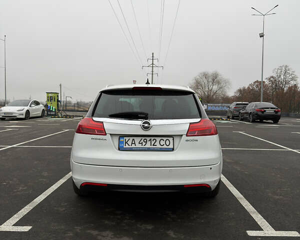 Белый Опель Инсигния, объемом двигателя 1.96 л и пробегом 330 тыс. км за 6850 $, фото 5 на Automoto.ua