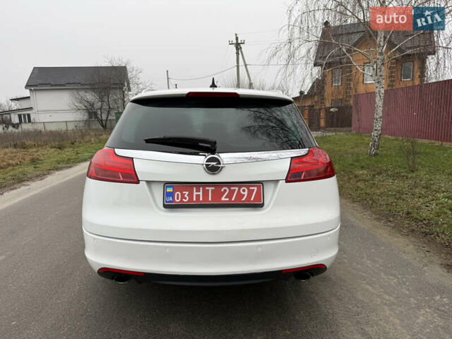 Белый Опель Инсигния, объемом двигателя 1.6 л и пробегом 210 тыс. км за 8000 $, фото 5 на Automoto.ua