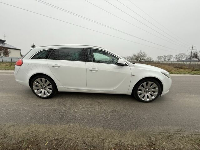 Білий Опель Інсігнія, об'ємом двигуна 1.6 л та пробігом 210 тис. км за 8000 $, фото 7 на Automoto.ua