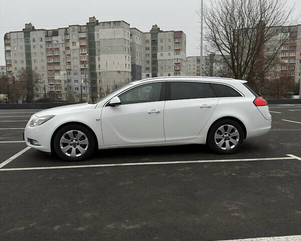 Белый Опель Инсигния, объемом двигателя 1.96 л и пробегом 330 тыс. км за 6850 $, фото 3 на Automoto.ua