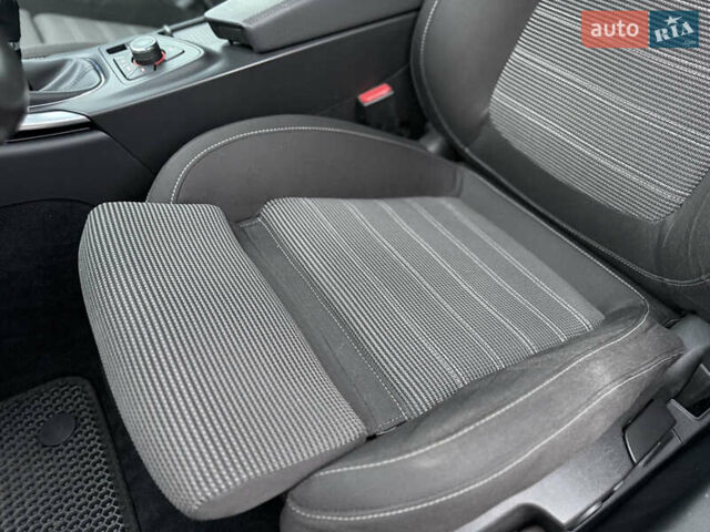 Белый Опель Инсигния, объемом двигателя 1.6 л и пробегом 210 тыс. км за 8300 $, фото 32 на Automoto.ua