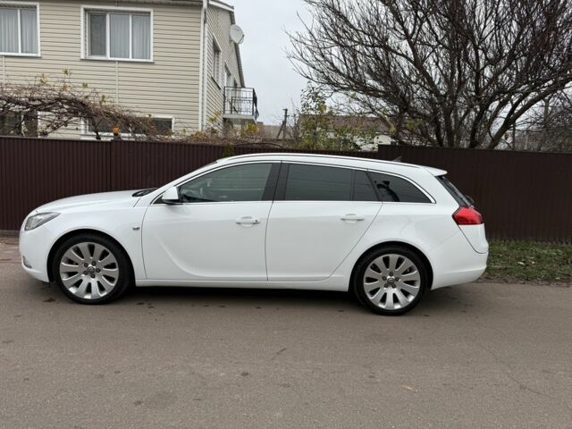 Белый Опель Инсигния, объемом двигателя 1.6 л и пробегом 210 тыс. км за 8300 $, фото 3 на Automoto.ua