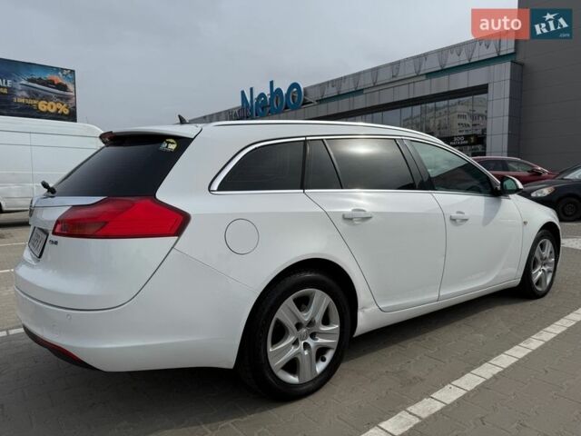 Белый Опель Инсигния, объемом двигателя 1.96 л и пробегом 318 тыс. км за 6999 $, фото 9 на Automoto.ua