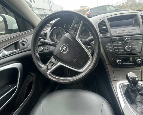 Белый Опель Инсигния, объемом двигателя 1.96 л и пробегом 316 тыс. км за 6200 $, фото 14 на Automoto.ua