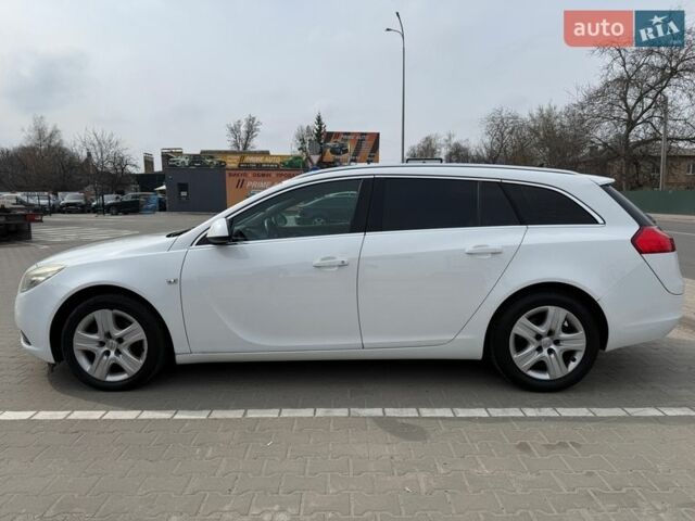 Белый Опель Инсигния, объемом двигателя 1.96 л и пробегом 318 тыс. км за 6999 $, фото 4 на Automoto.ua