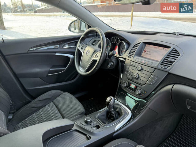 Белый Опель Инсигния, объемом двигателя 1.6 л и пробегом 210 тыс. км за 8000 $, фото 32 на Automoto.ua