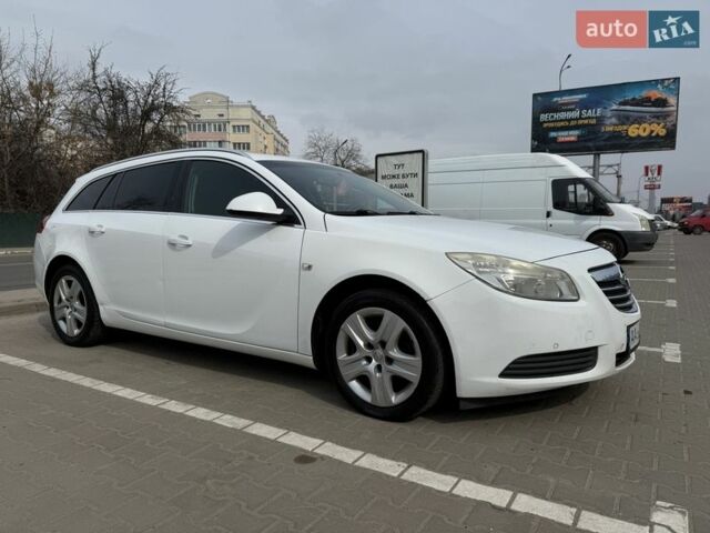 Белый Опель Инсигния, объемом двигателя 1.96 л и пробегом 318 тыс. км за 6999 $, фото 7 на Automoto.ua