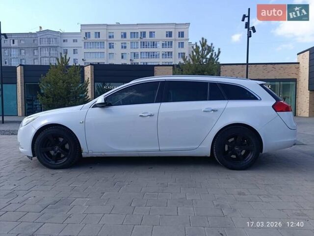 Белый Опель Инсигния, объемом двигателя 1.96 л и пробегом 337 тыс. км за 7500 $, фото 3 на Automoto.ua