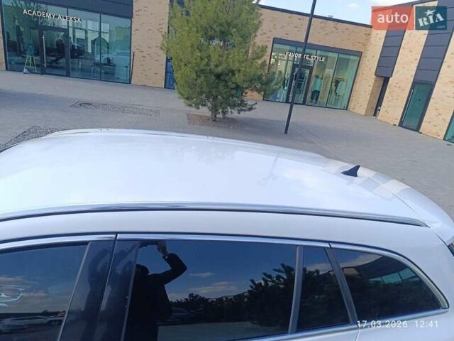 Белый Опель Инсигния, объемом двигателя 1.96 л и пробегом 337 тыс. км за 7500 $, фото 7 на Automoto.ua