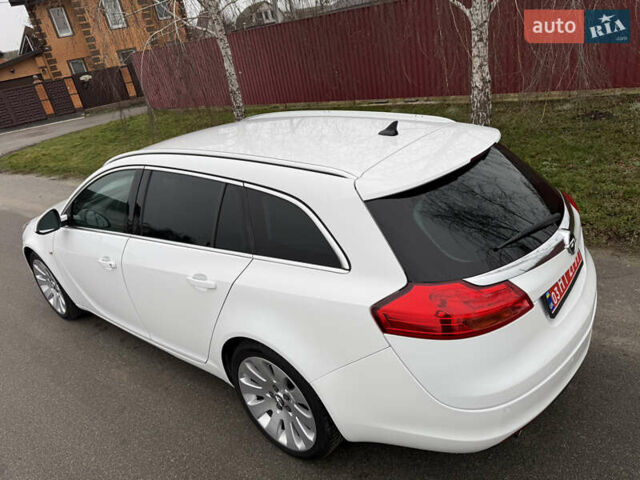 Белый Опель Инсигния, объемом двигателя 1.6 л и пробегом 210 тыс. км за 8000 $, фото 14 на Automoto.ua