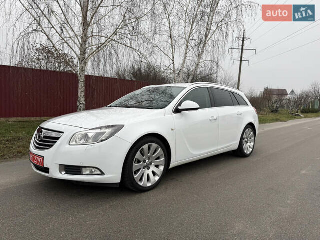 Белый Опель Инсигния, объемом двигателя 1.6 л и пробегом 210 тыс. км за 8000 $, фото 2 на Automoto.ua