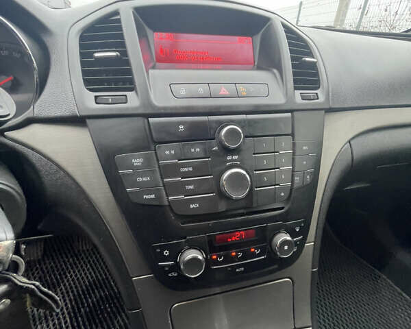 Белый Опель Инсигния, объемом двигателя 1.96 л и пробегом 316 тыс. км за 6200 $, фото 10 на Automoto.ua