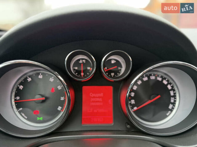 Белый Опель Инсигния, объемом двигателя 1.6 л и пробегом 210 тыс. км за 8000 $, фото 35 на Automoto.ua