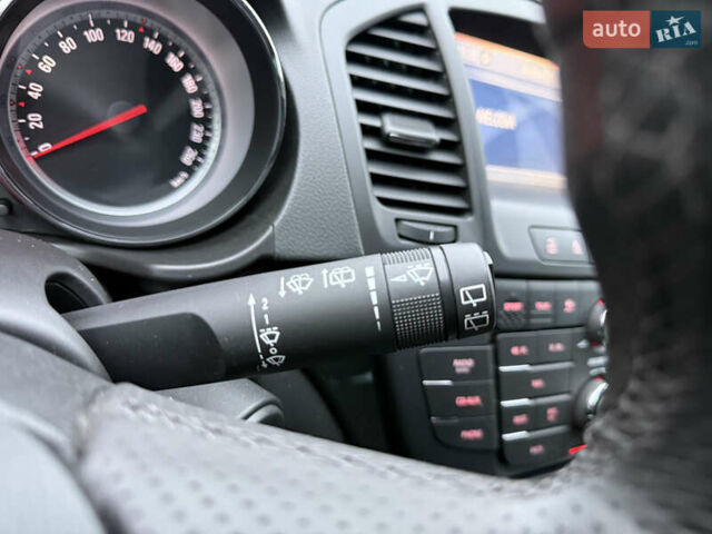 Белый Опель Инсигния, объемом двигателя 1.6 л и пробегом 210 тыс. км за 8300 $, фото 19 на Automoto.ua