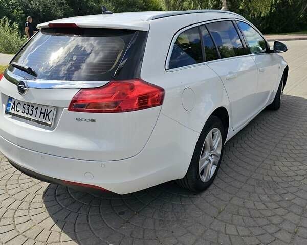 Белый Опель Инсигния, объемом двигателя 1.96 л и пробегом 176 тыс. км за 8200 $, фото 8 на Automoto.ua