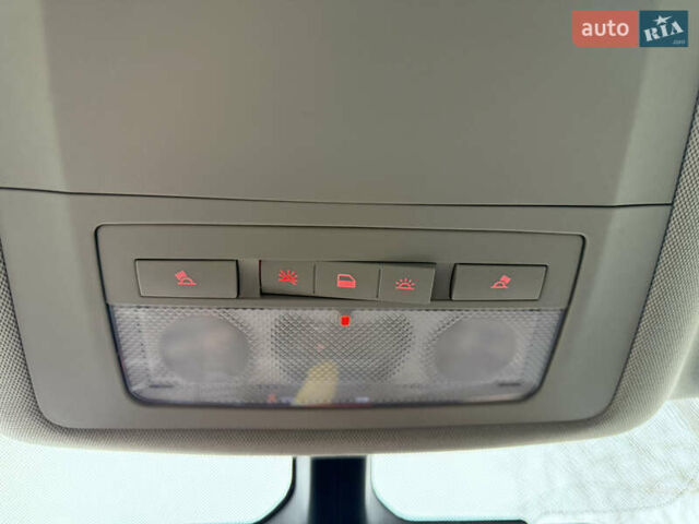 Белый Опель Инсигния, объемом двигателя 1.6 л и пробегом 210 тыс. км за 8000 $, фото 46 на Automoto.ua