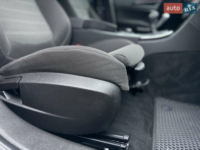 Белый Опель Инсигния, объемом двигателя 1.6 л и пробегом 210 тыс. км за 8300 $, фото 41 на Automoto.ua