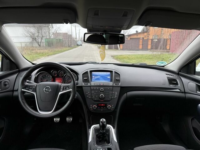 Білий Опель Інсігнія, об'ємом двигуна 1.6 л та пробігом 210 тис. км за 8000 $, фото 8 на Automoto.ua