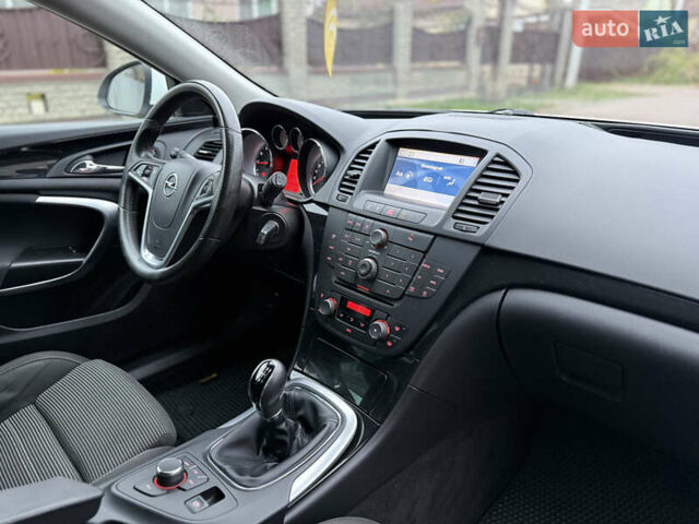 Белый Опель Инсигния, объемом двигателя 1.6 л и пробегом 210 тыс. км за 8300 $, фото 35 на Automoto.ua