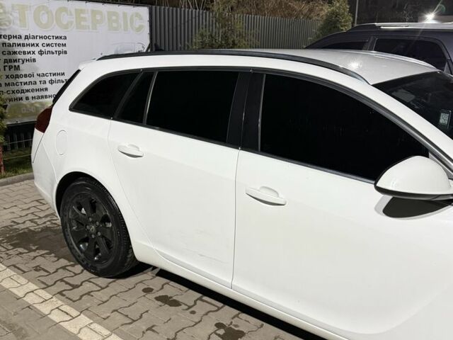 Белый Опель Инсигния, объемом двигателя 2 л и пробегом 251 тыс. км за 7800 $, фото 7 на Automoto.ua