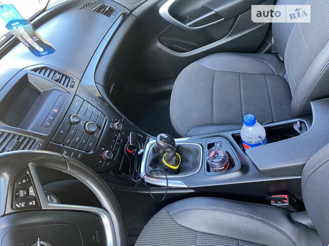 Білий Опель Інсігнія, об'ємом двигуна 1.96 л та пробігом 265 тис. км за 6100 $, фото 8 на Automoto.ua