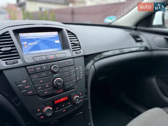 Белый Опель Инсигния, объемом двигателя 1.6 л и пробегом 210 тыс. км за 8300 $, фото 20 на Automoto.ua