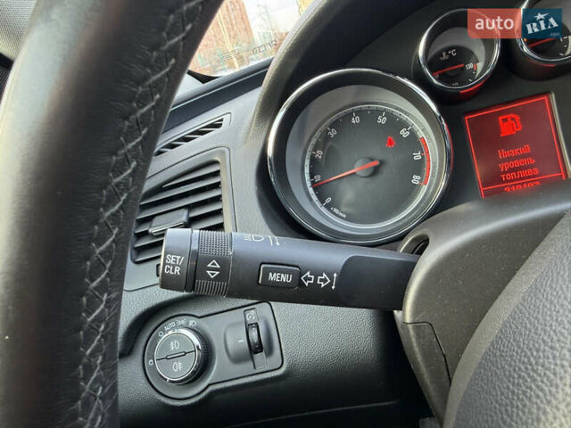 Белый Опель Инсигния, объемом двигателя 1.6 л и пробегом 210 тыс. км за 8000 $, фото 29 на Automoto.ua