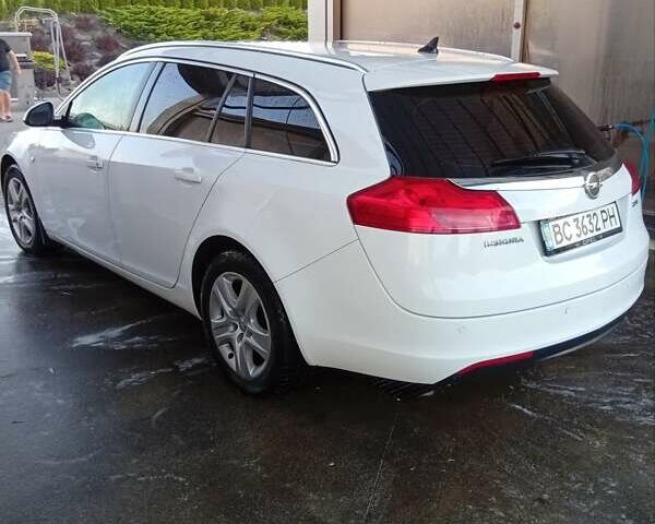 Білий Опель Інсігнія, об'ємом двигуна 1.96 л та пробігом 240 тис. км за 6900 $, фото 9 на Automoto.ua