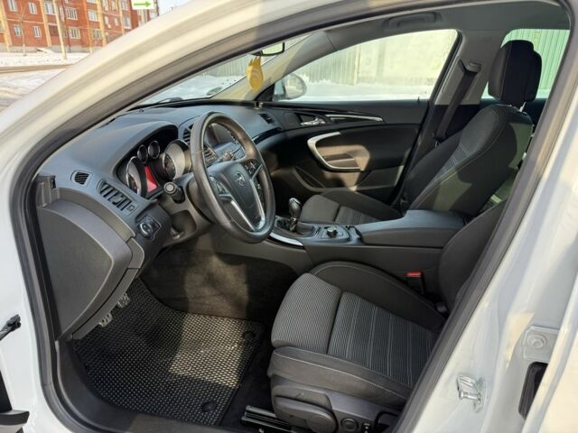 Белый Опель Инсигния, объемом двигателя 1.6 л и пробегом 210 тыс. км за 7700 $, фото 9 на Automoto.ua