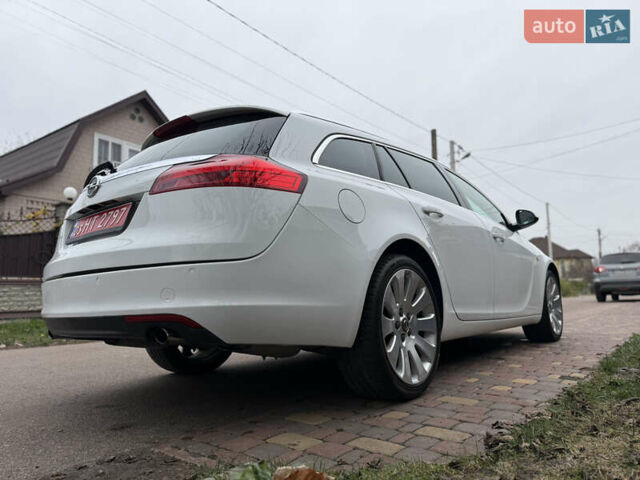 Белый Опель Инсигния, объемом двигателя 1.6 л и пробегом 210 тыс. км за 8300 $, фото 9 на Automoto.ua