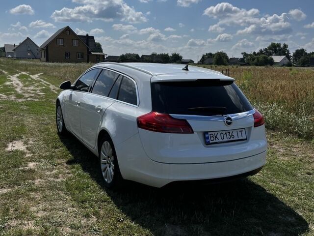 Білий Опель Інсігнія, об'ємом двигуна 2 л та пробігом 273 тис. км за 7000 $, фото 3 на Automoto.ua
