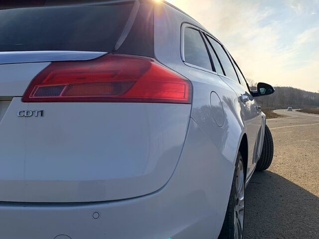 Білий Опель Інсігнія, об'ємом двигуна 2 л та пробігом 222 тис. км за 8100 $, фото 8 на Automoto.ua