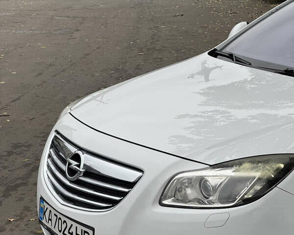 Опель Инсигния 2010 в Броварах на Automoto.ua Белый Опель Инсигния, объемом двигателя 1.96 л и пробегом 311 тыс. км за 7500 $, фото 6 на Automoto.ua