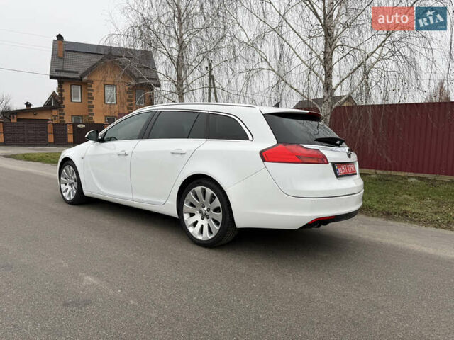 Белый Опель Инсигния, объемом двигателя 1.6 л и пробегом 210 тыс. км за 8000 $, фото 4 на Automoto.ua