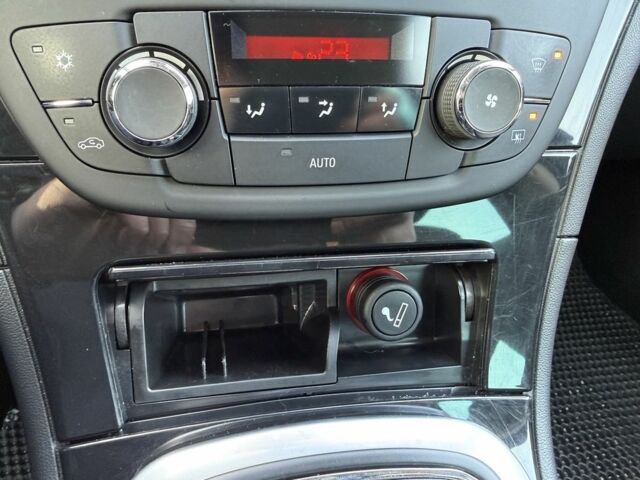 Белый Опель Инсигния, объемом двигателя 1.6 л и пробегом 210 тыс. км за 7700 $, фото 18 на Automoto.ua