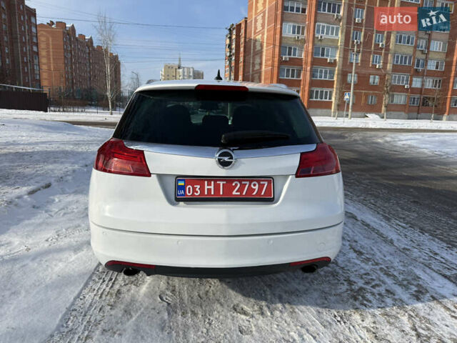 Белый Опель Инсигния, объемом двигателя 1.6 л и пробегом 210 тыс. км за 8000 $, фото 4 на Automoto.ua