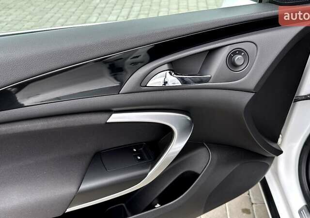 Белый Опель Инсигния, объемом двигателя 1.6 л и пробегом 200 тыс. км за 7770 $, фото 13 на Automoto.ua